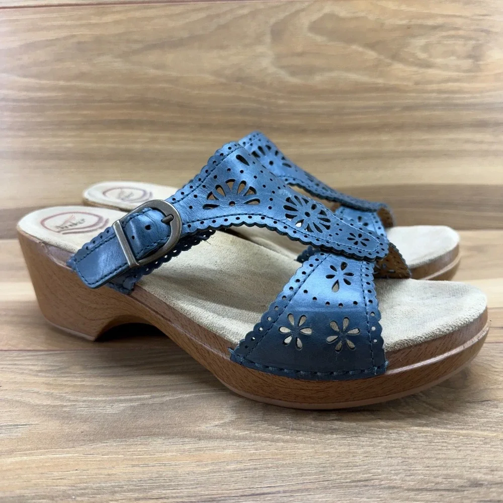 Dansko Flower Cut Out Sandals Womens 11 EU 41 Blue Leather Buckle‎ Slip On Wedge